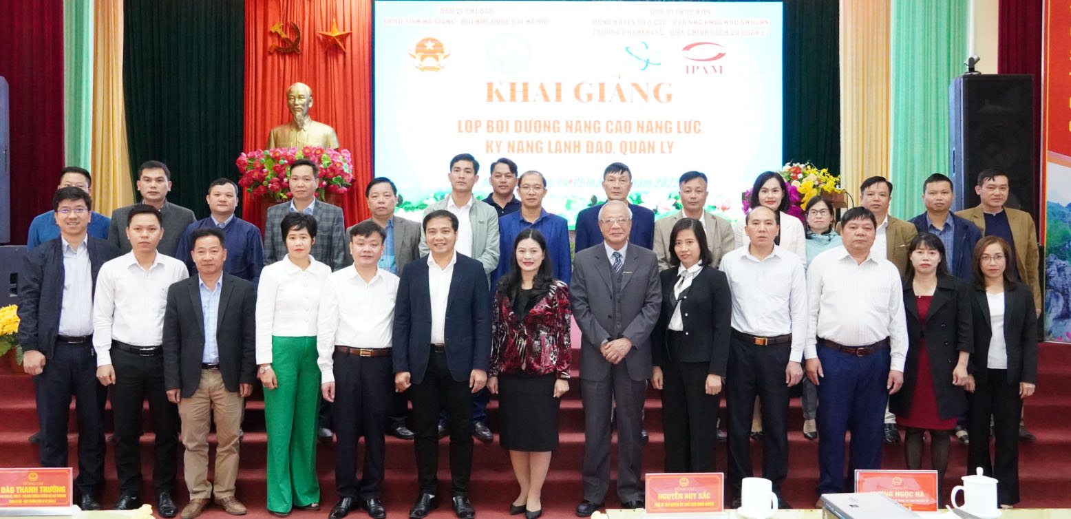 ĐHQGHN bồi dưỡng nâng cao năng lực lãnh đạo, quản lý cho cán bộ huyện Mèo Vạc, tỉnh Hà Giang